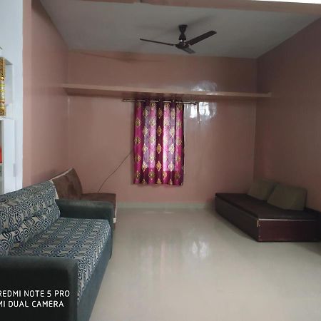 Easvari Grand Pg For Women - Female Only Hostel Madras Buitenkant foto