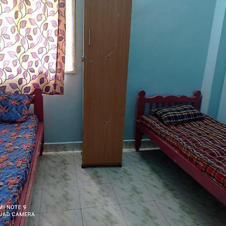 Easvari Grand Pg For Women - Female Only Hostel Madras Buitenkant foto
