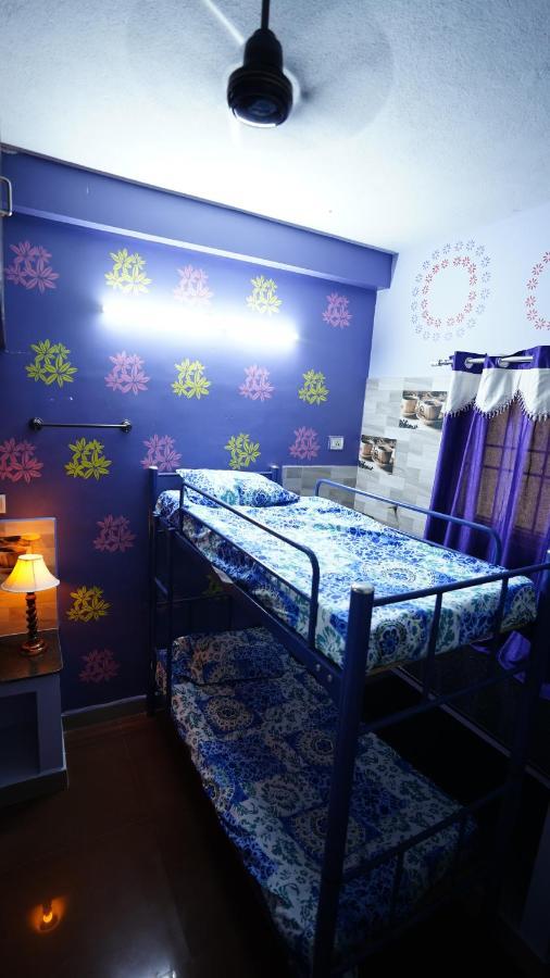 Easvari Grand Pg For Women - Female Only Hostel Madras Buitenkant foto