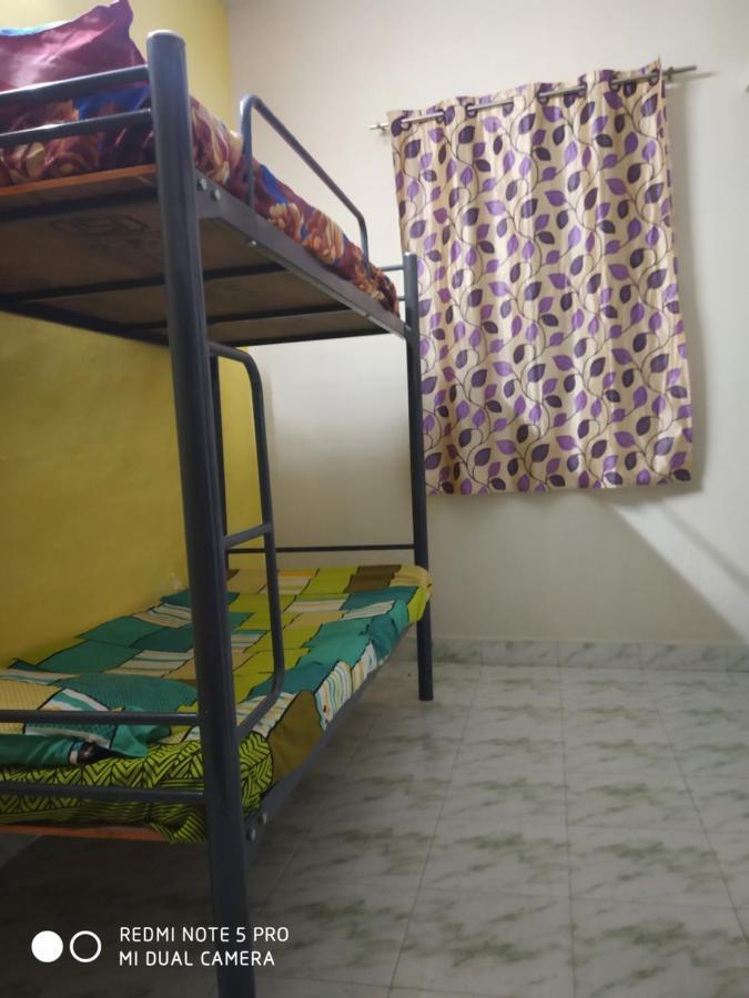 Easvari Grand Pg For Women - Female Only Hostel Madras Buitenkant foto