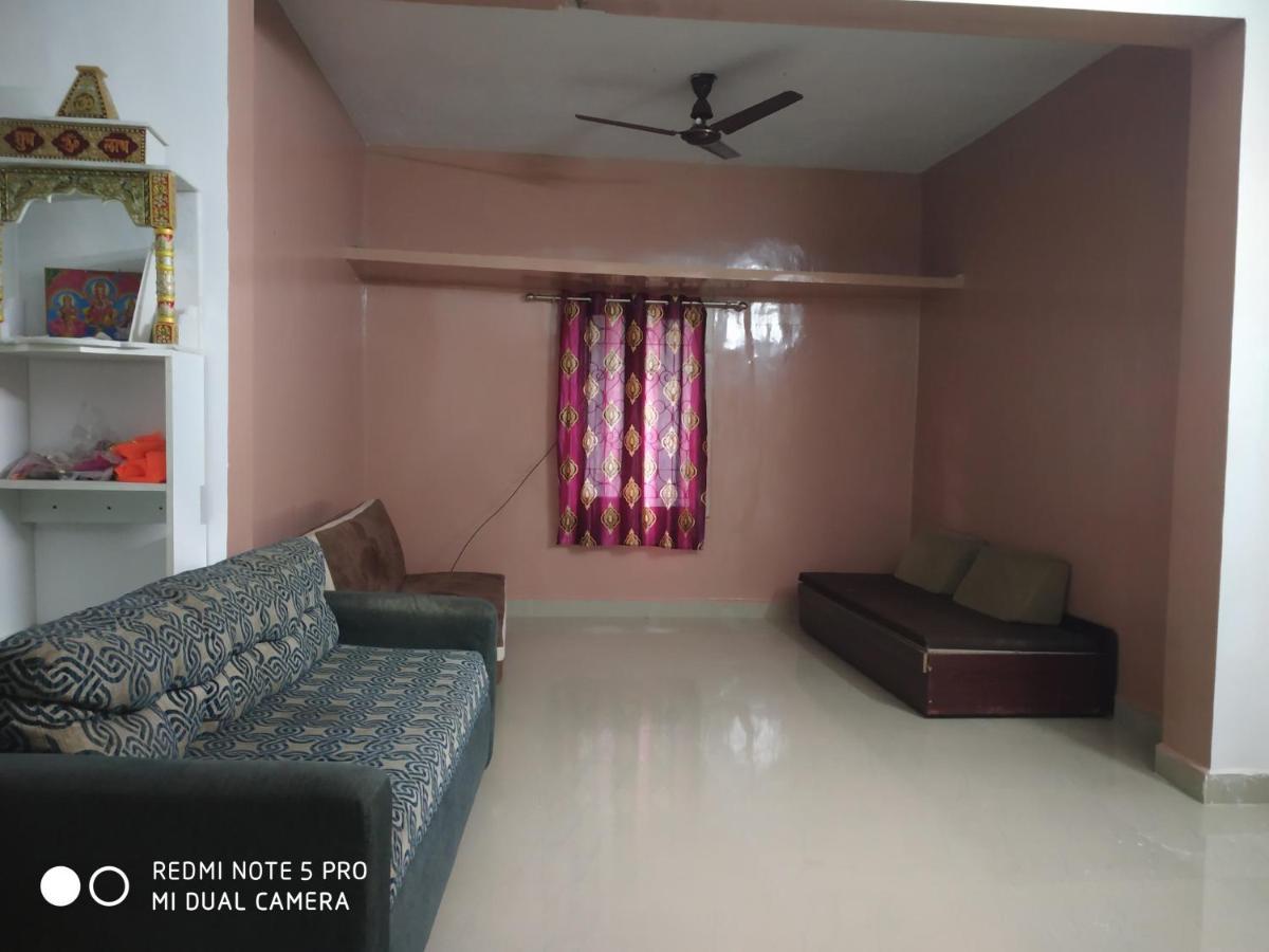 Easvari Grand Pg For Women - Female Only Hostel Madras Buitenkant foto