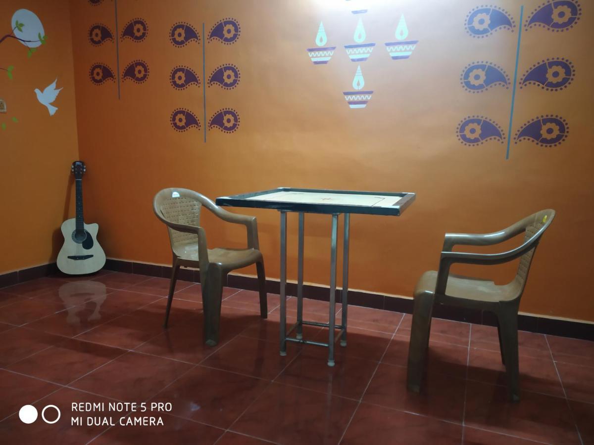 Easvari Grand Pg For Women - Female Only Hostel Madras Buitenkant foto
