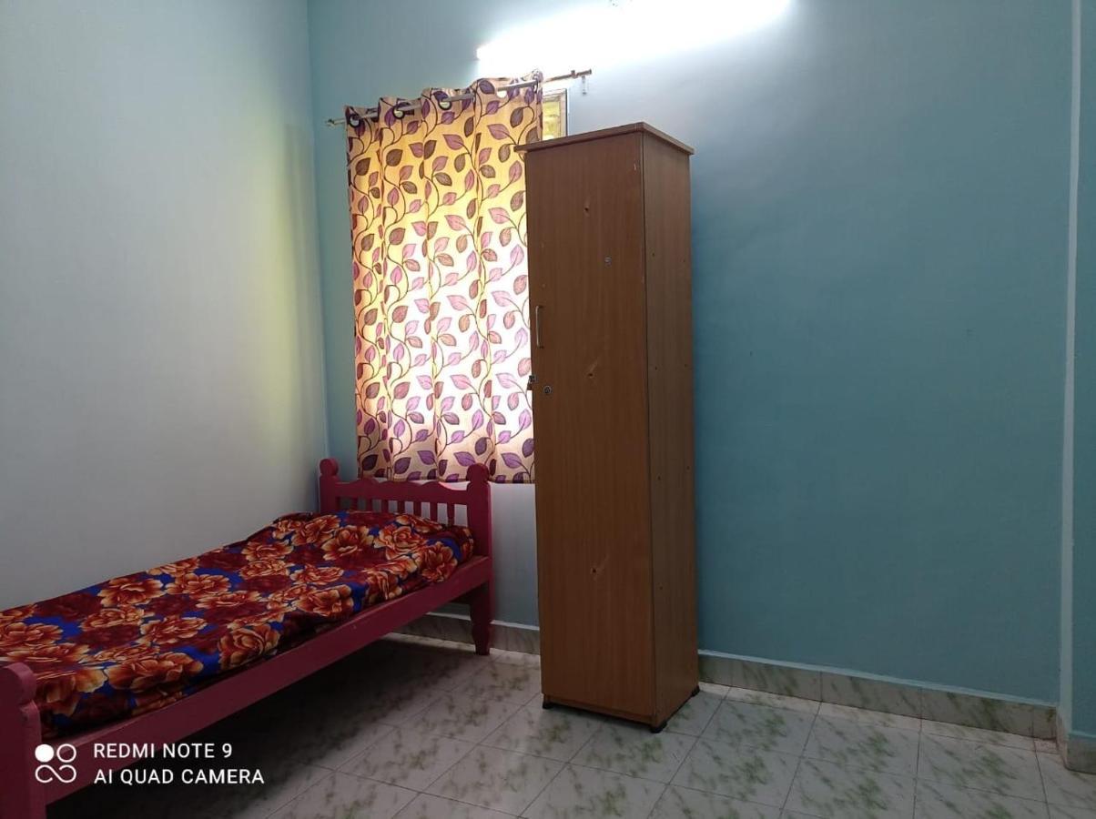 Easvari Grand Pg For Women - Female Only Hostel Madras Buitenkant foto
