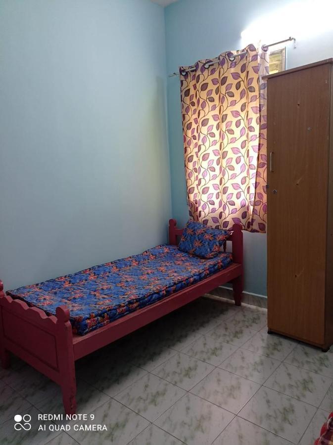Easvari Grand Pg For Women - Female Only Hostel Madras Buitenkant foto